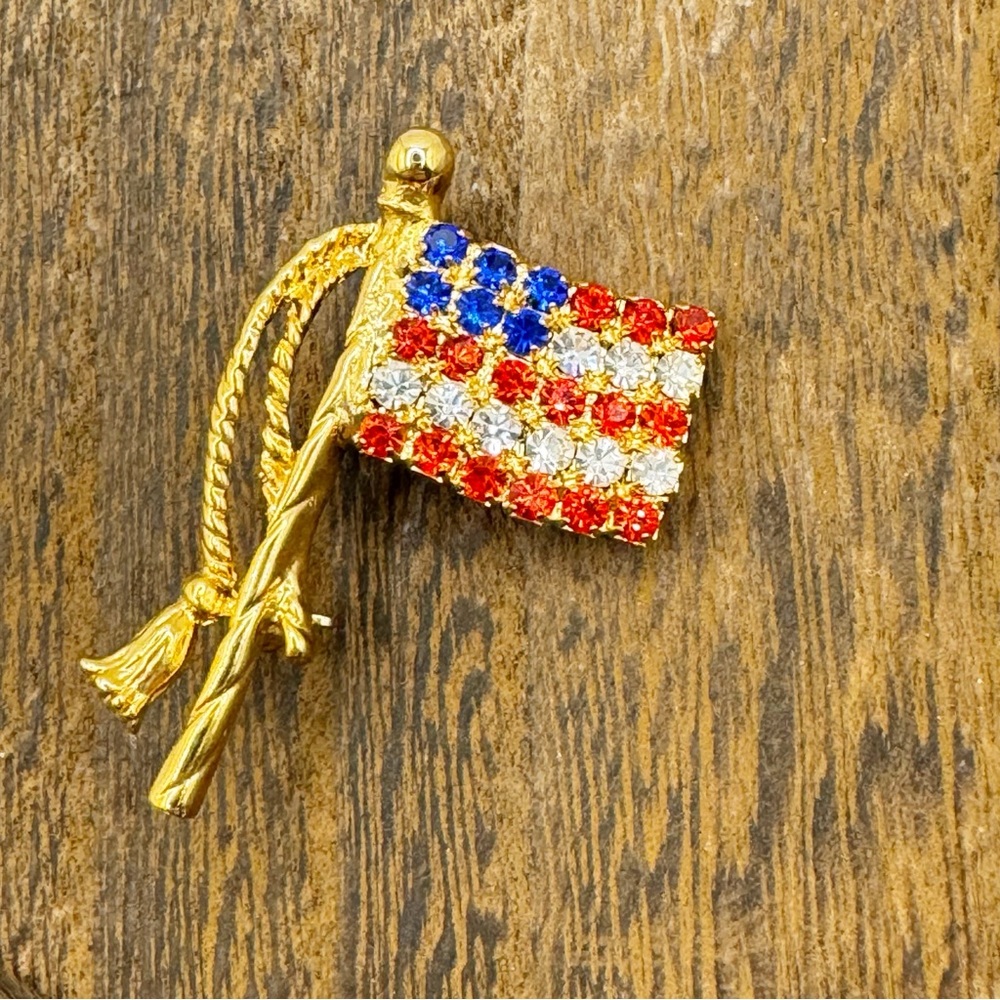Sparkly rhinestone American flag small pin brooch lapel tie tack patriotic